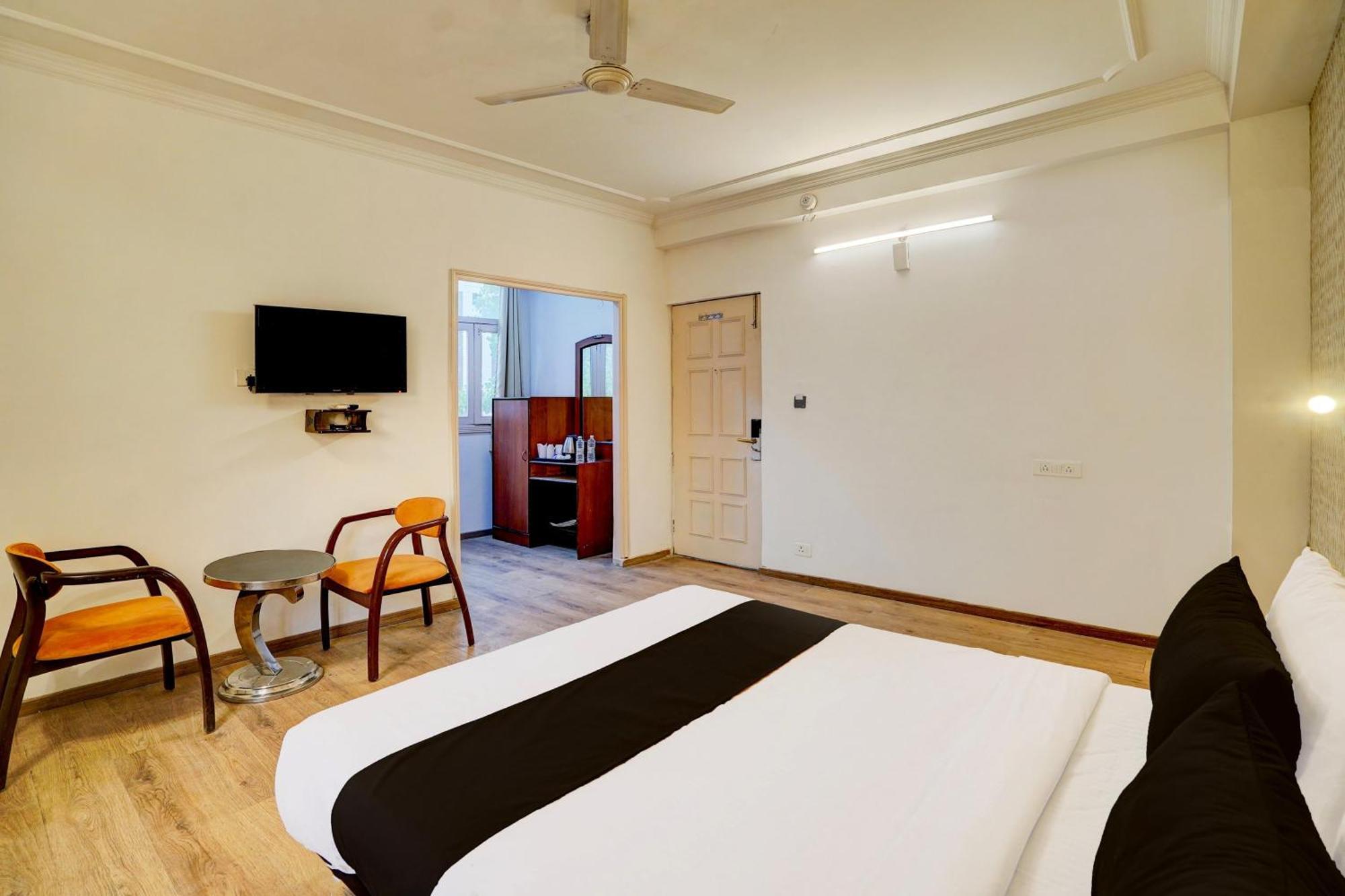 Super Townhouse Jageer Palace Near Mayapuri Chowk Neu-Delhi Exterior foto
