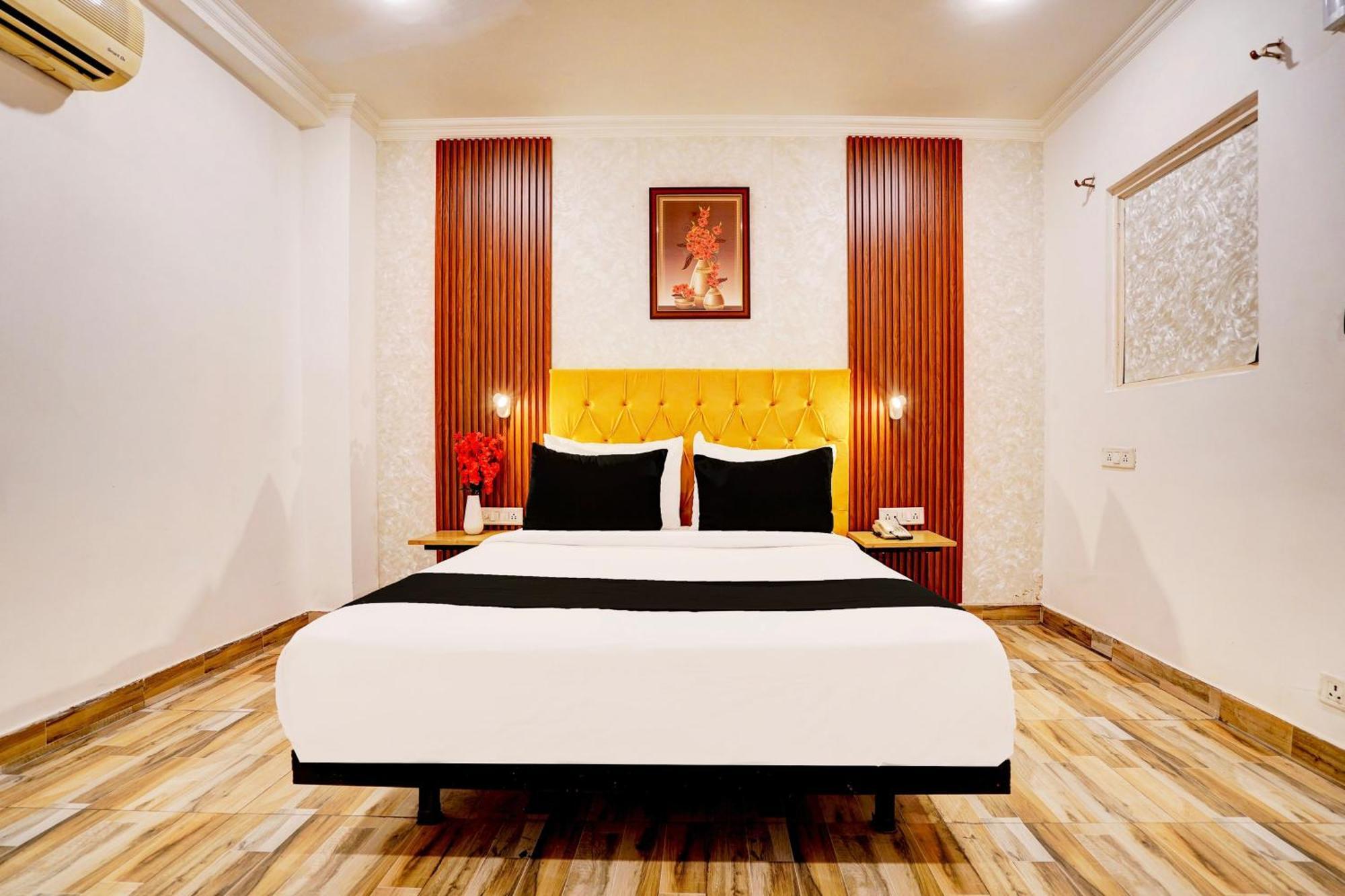Super Townhouse Jageer Palace Near Mayapuri Chowk Neu-Delhi Exterior foto