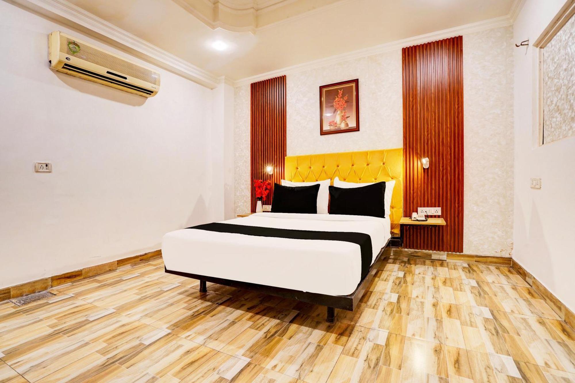 Super Townhouse Jageer Palace Near Mayapuri Chowk Neu-Delhi Exterior foto