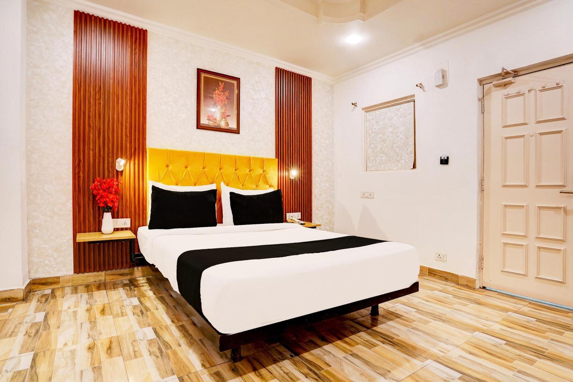 Super Townhouse Jageer Palace Near Mayapuri Chowk Neu-Delhi Exterior foto