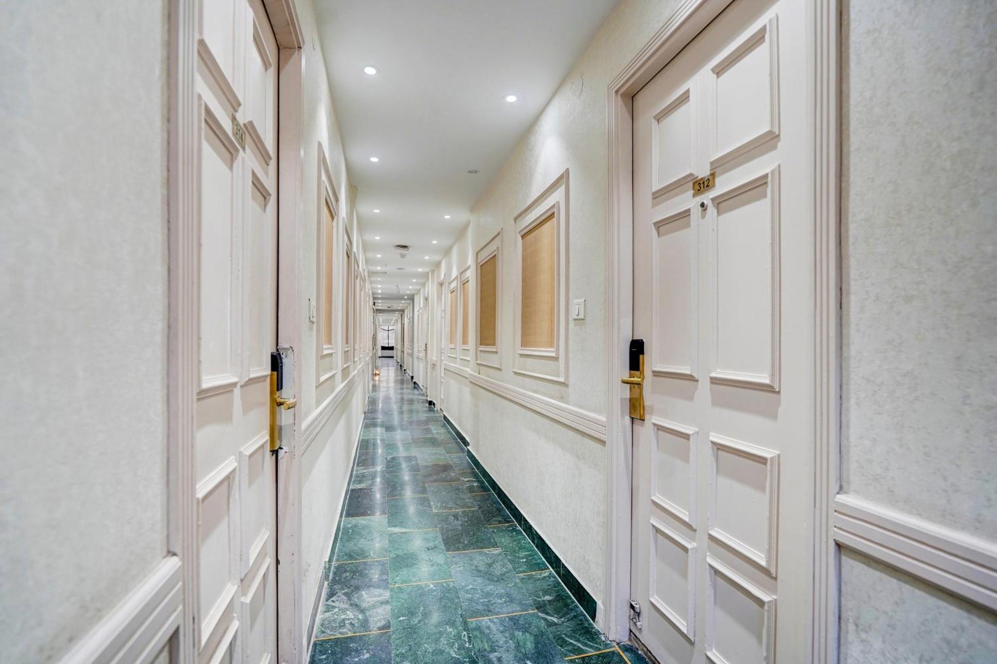 Super Townhouse Jageer Palace Near Mayapuri Chowk Neu-Delhi Exterior foto
