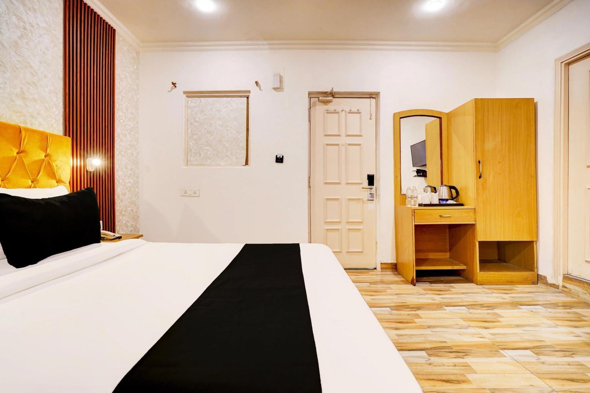 Super Townhouse Jageer Palace Near Mayapuri Chowk Neu-Delhi Exterior foto